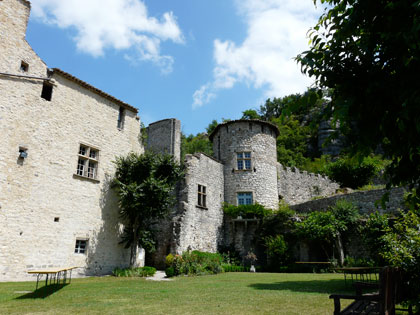 chateau le geste suspendu